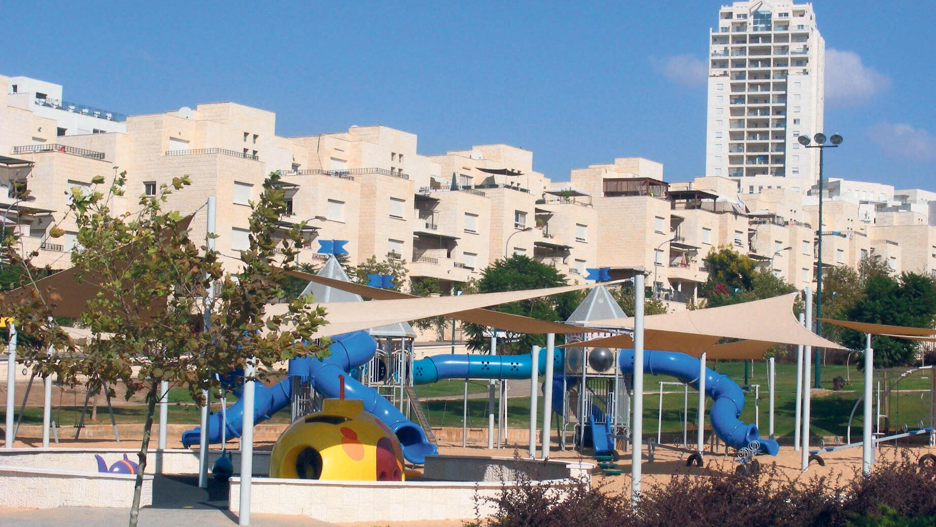 מגזין נדל"ן 2.3.25 גן שעשועים ב עיר מודיעין מכבים רעות
