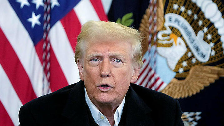  נשיא ארה"ב דונלד טראמפ בתדרוך בעיר אשוויל ב צפון קרוליינה