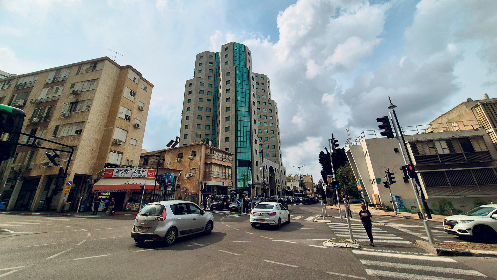 מגזין נדל"ן 2.3.25 שכונה ב פתח תקווה שקרובה למטרו