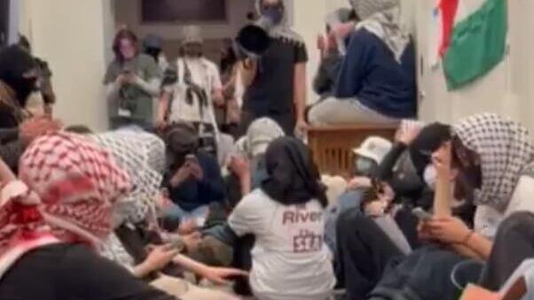 סטודנטים פרו פלסטיניים ב אוניברסיטת קולומביה 27.2025