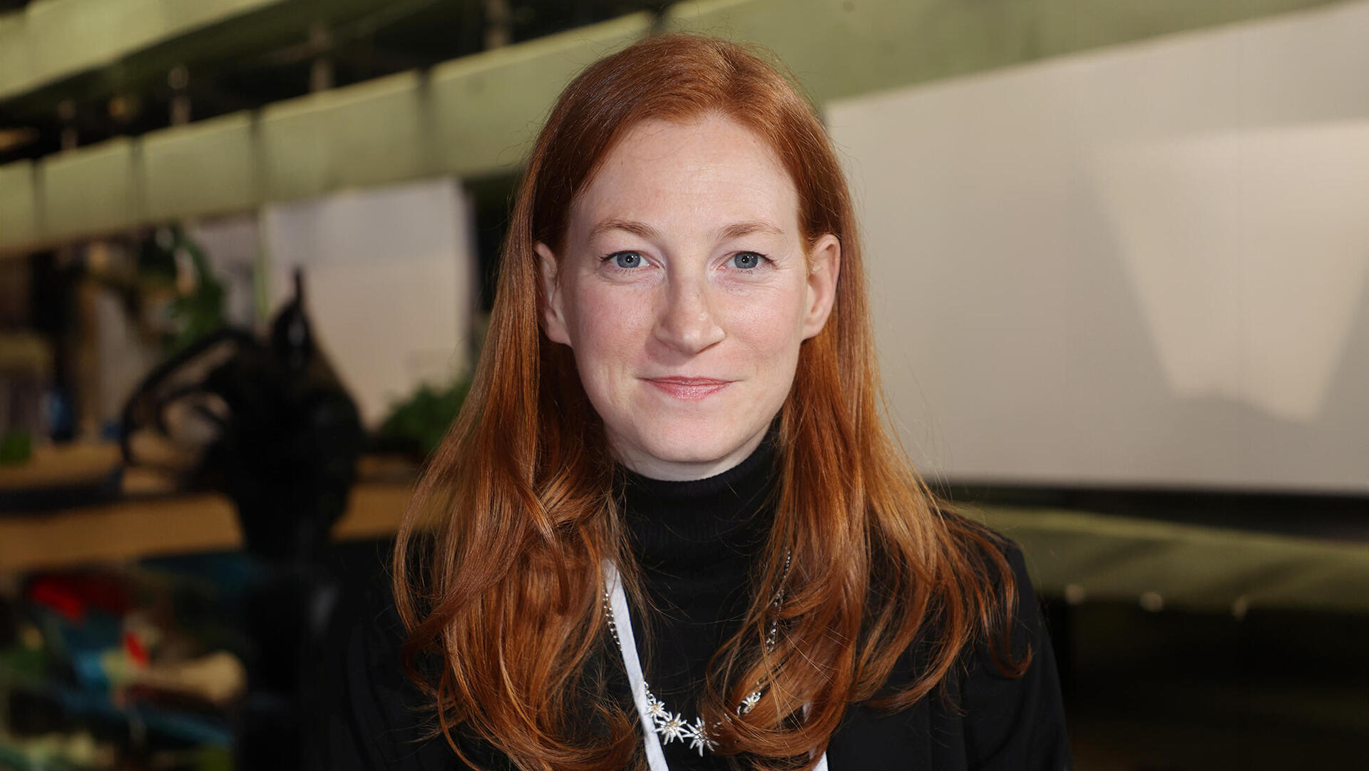 כנס מנהיגות הדור הבא - נטע בלום מייסדת תוכנית AT לקידום נערות למנהיגות טכנולוגית