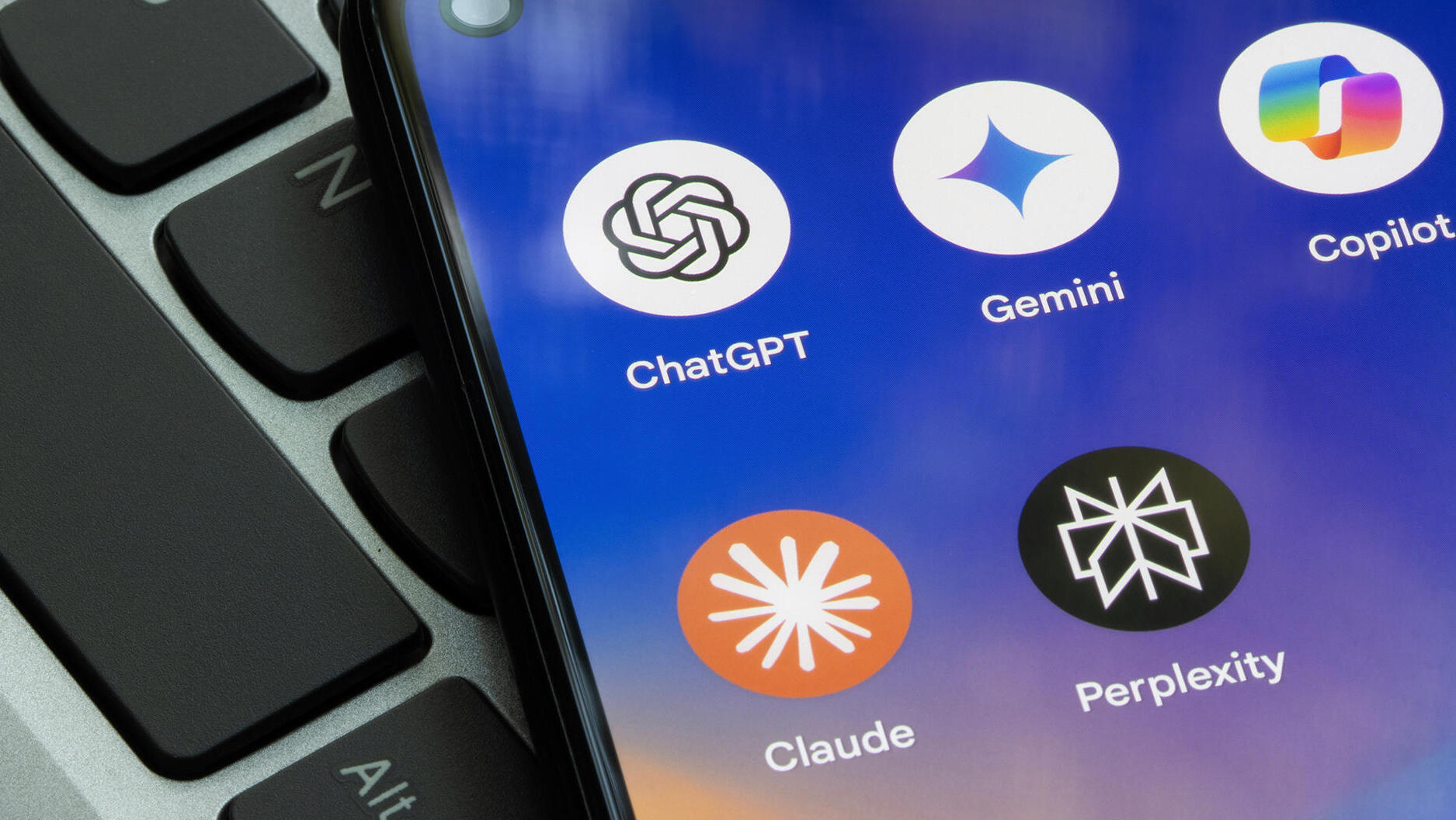 כלי בינה מלאכותית AI ChatGPT ג'מיני קופיילוט קלוד פרפלקסיטי