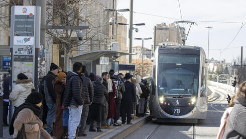 צילום: עמית שאבי אחרי כ-3 שעות: הרכבת הקלה בירושלים חזרה לפעילות מלאה