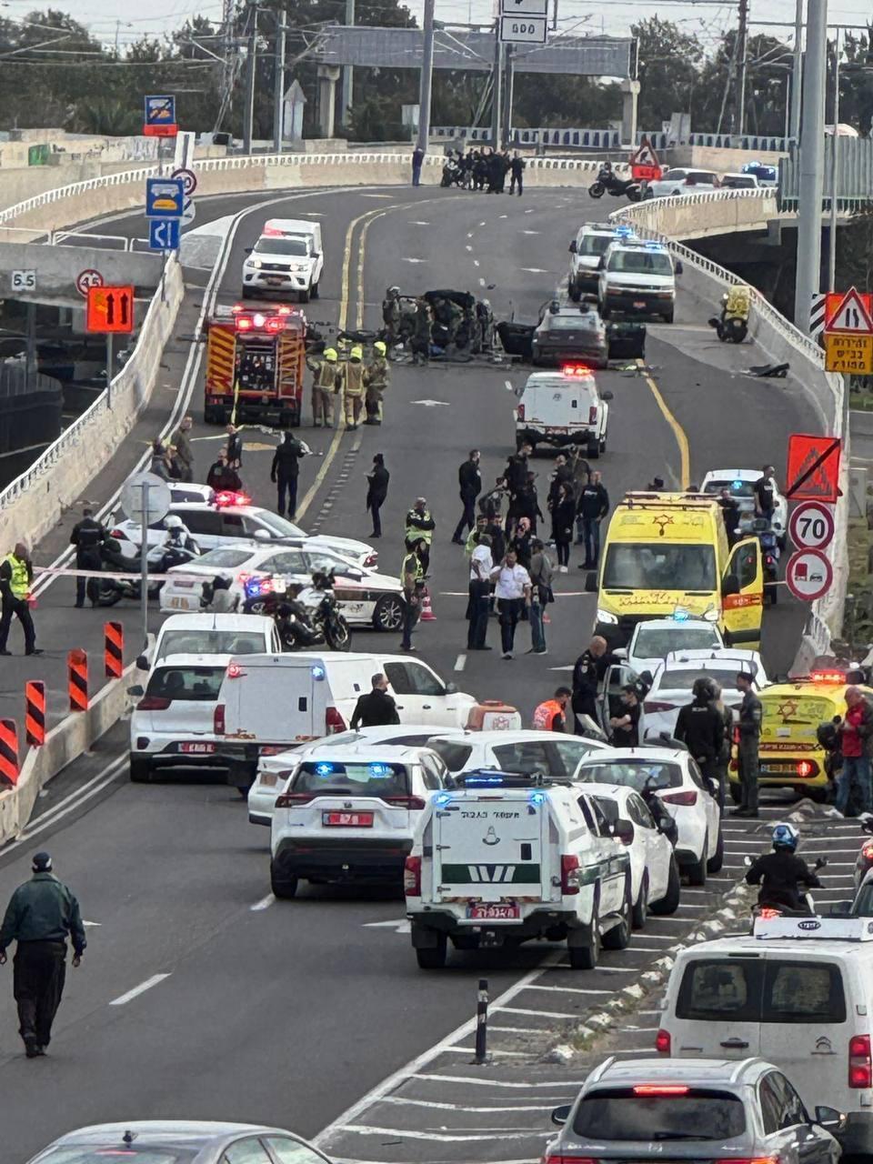 כביש 20 איילון דרום  פיצוץ מטען חבלה ברכב ראש העיר בת ים לשעבר שלומי לחיאני שלמה לחיאני