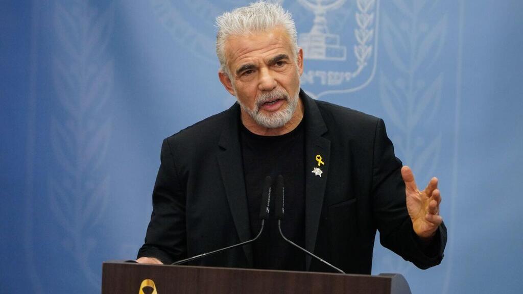 יו"ר האופוזיציה יאיר לפיד ישיבת סיעת יש עתיד 10.3.25