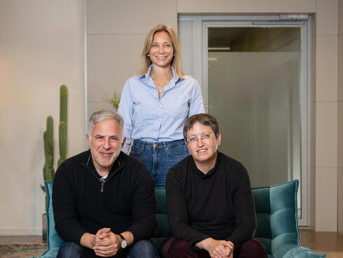  Dr. Dorit Dor (bottom right), Maya Racine Netser (top), and Joab Rosenberg. 