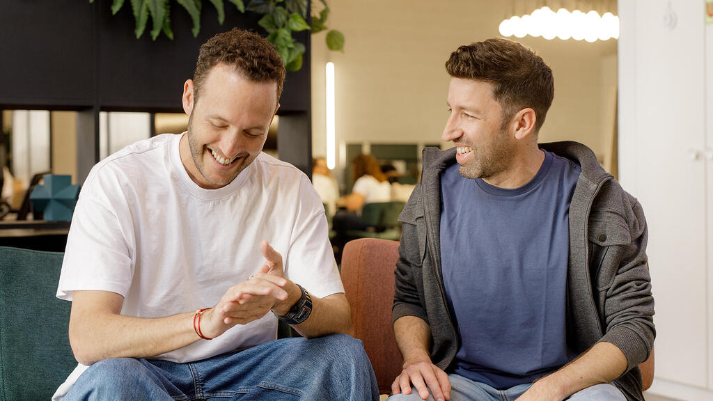 Sola Security founders. (Photo: Omer Hacohen) מייסדי חברת סייבר Sola סולה סקיוריטי מימין רון פלד ו גיא פלכטר