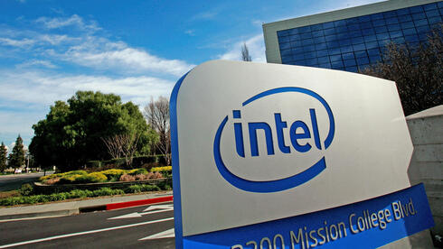 צילום: REUTERS/Robert Galbraith אינטל צנחה ב-17% אחרי התחזית המאכזבת; הכסף חצה לראשונה 100 דולר