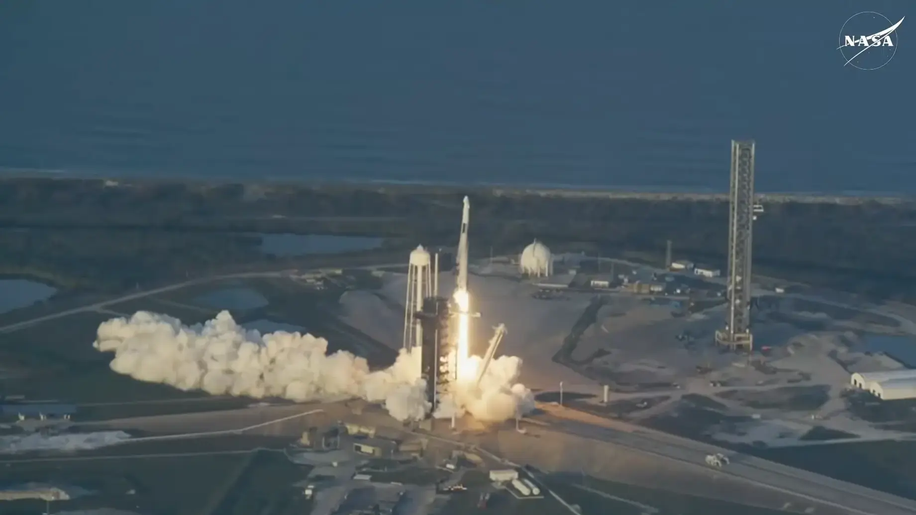 שיגור החללית של ספייס איקס עם ארבעה אסטרונאוטים לתחנת החלל הבינלאומית