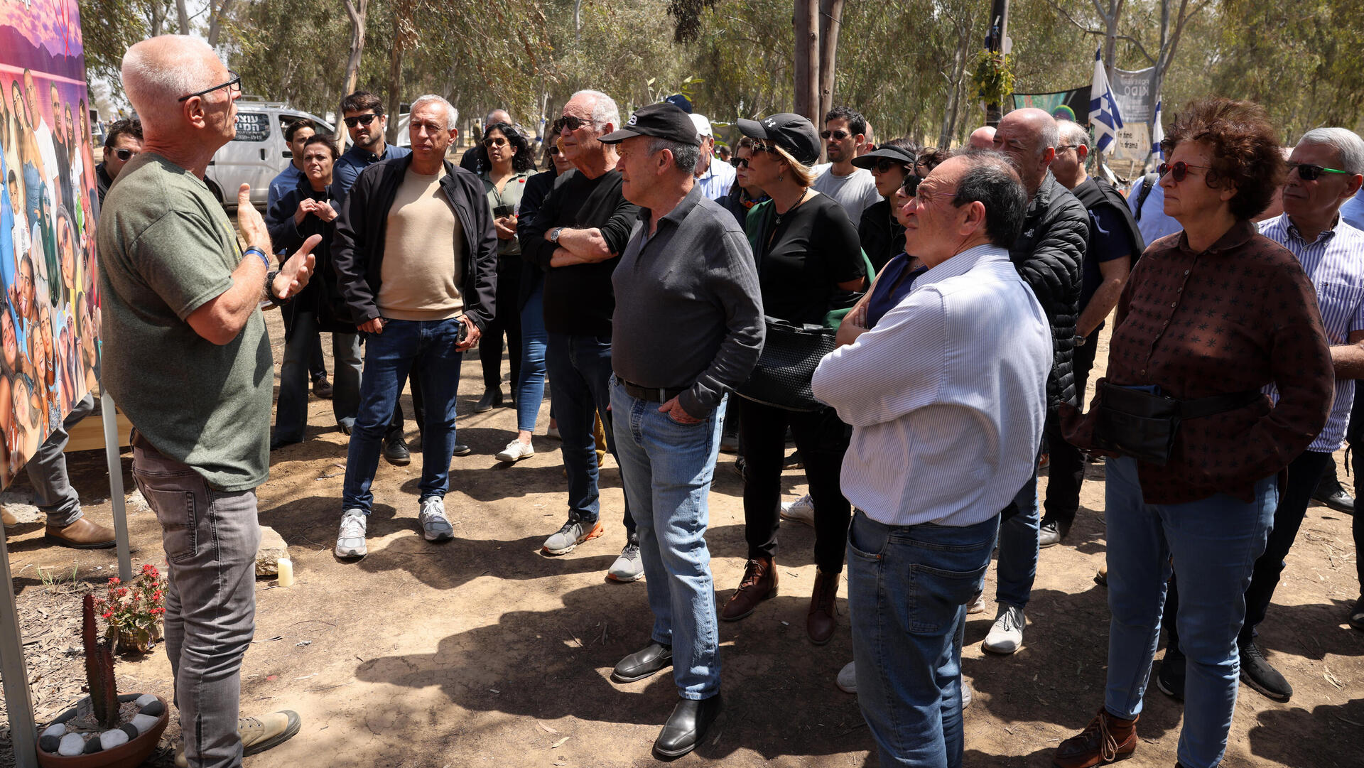 סיור "האוטובוס של יוסי" אל אתר מסיבת הנובה ויישובי העוטף, למפגש עם אתגרי שיקום החיים באזור לאחר אירועי ה-7.10 