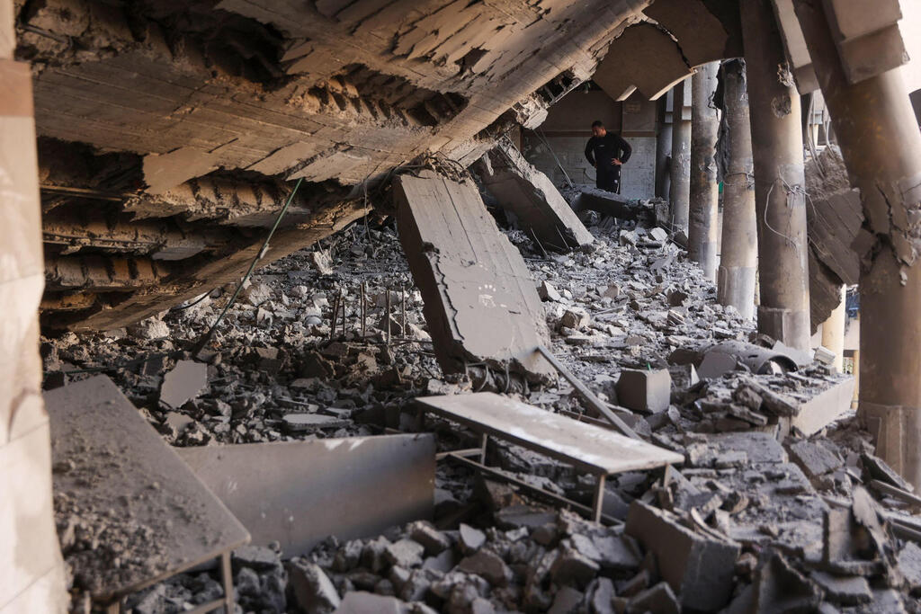הרס ברצועת עזה לאחר תקיפות צה"ל (צילום: Omar AL-QATTAA / AFP) הרס ב רצועת עזה מלחמה בעזה לאחר תקיפות צה"ל 18.3.25