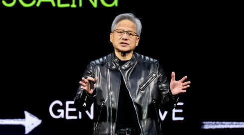 מנכ"ל אנבידיה ג'נסן הואנג (Photo: David Paul Morris /Bloomberg) מנכ"ל אנבידיה ג'נסן הואנג בוועידה השנתית של החברה 12