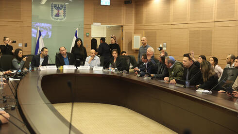 ועדת החוקה אישרה לקריאה שנייה ושלישית את החוק לשינוי הוועדה לבחירת שופטים