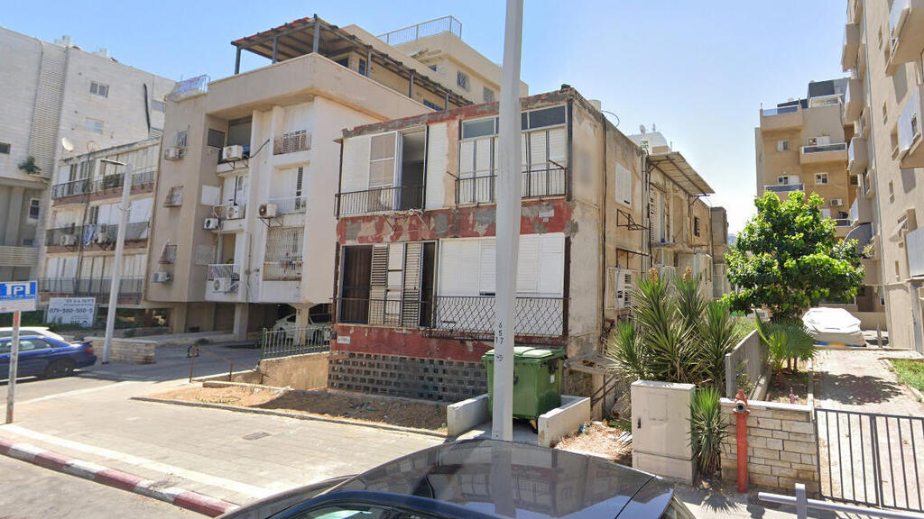 הבניין ברחוב הצפירה בבת ים