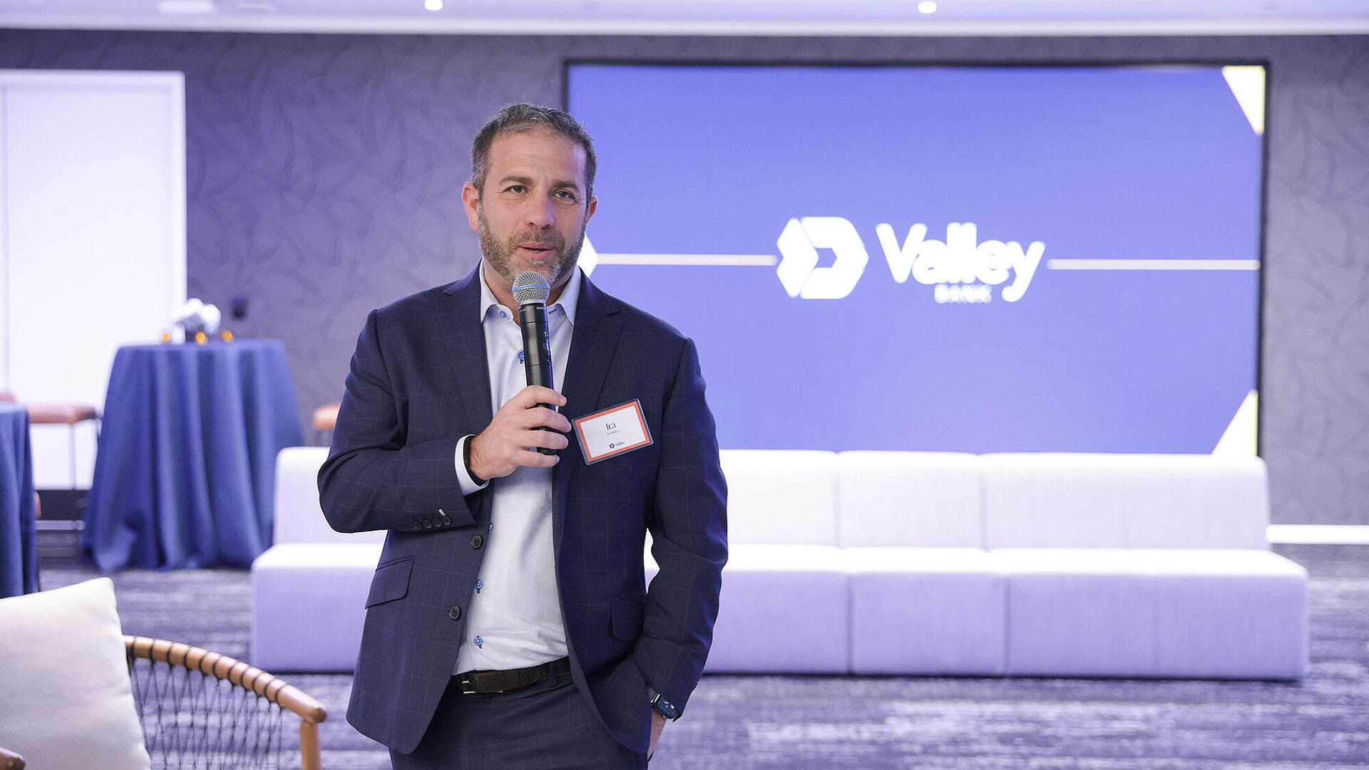 כנס ניו יורק - איירה רובינס מנכ"ל Valley National Bank