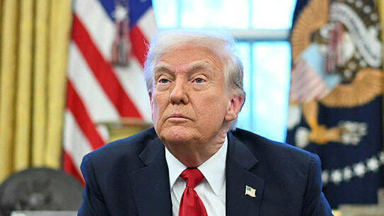 נשיא ארה"ב דונלד טראמפ 2 מכריז על הטלת מכס על מכוניות 26.3.25