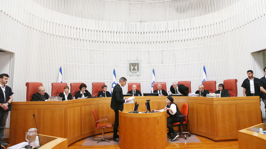 דיון בהרכב מורחב בבג"ץ (צילום: עמית שאבי) דיון בהרכב מורחב ב בית המשפט העליון בג"ץ דיון על גיוס בני ישיבות