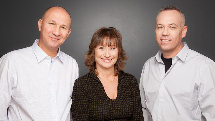 מנכ"ל קרן ריט עפר אברם יור החברה שרון שוופי וסגן היו"ר איתי מל