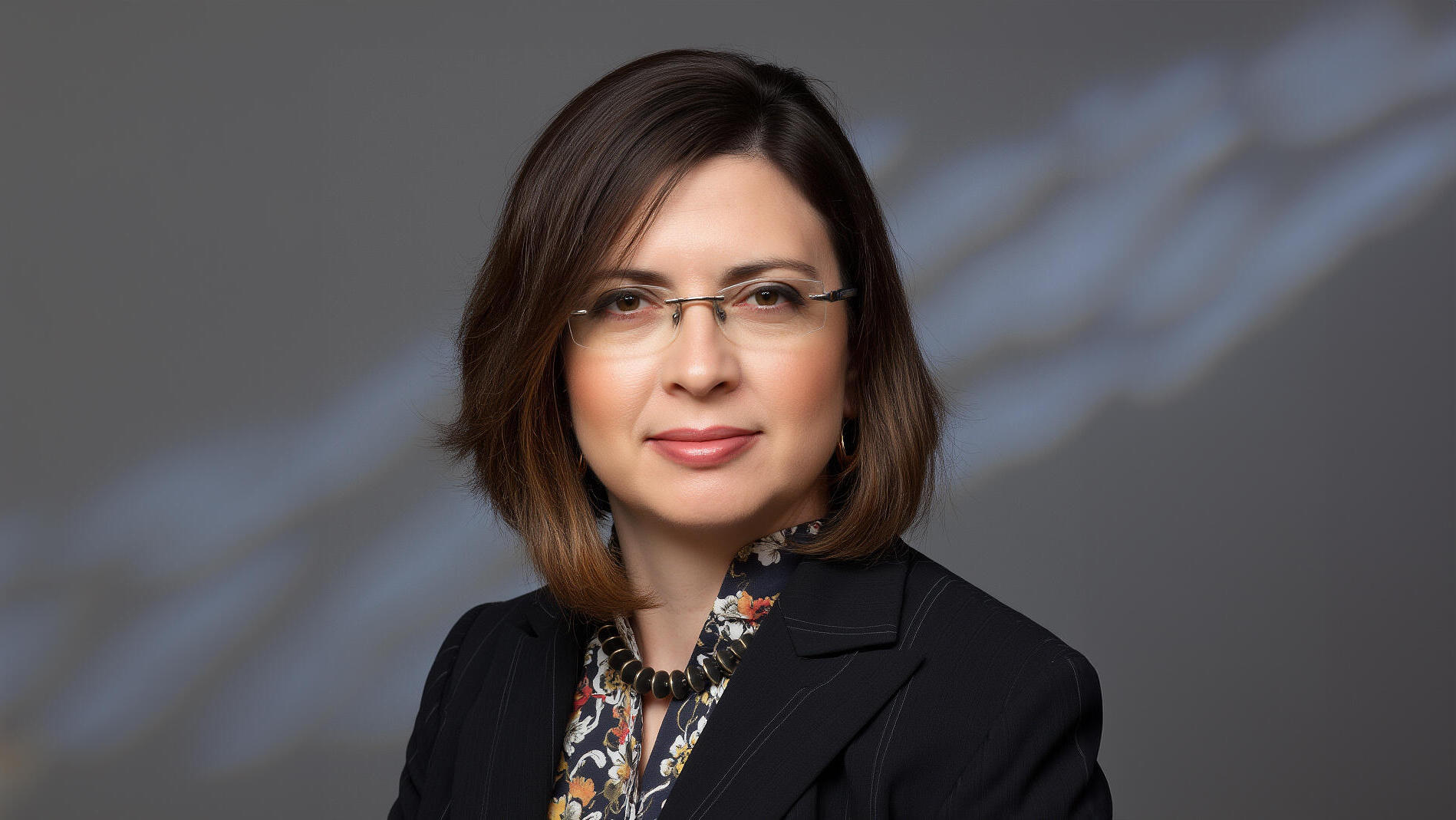 פמי רעות בן זאב בעלת משרד בוטיק בת"א העוסק במשפט עסקי ונדל"ן