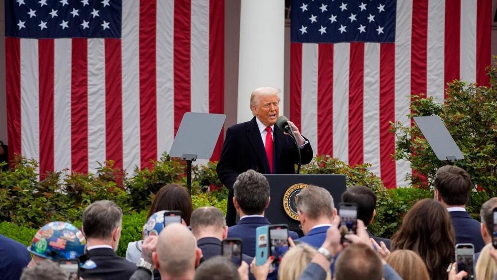 נשיא ארה"ב דונלד טראמפ מכריז על תוכנית מכסים חדשה 2.4.25