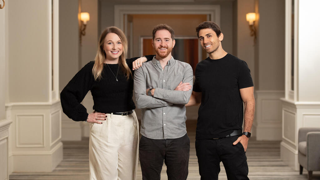 Unframe team. (Photo: Unframe) מייסדי Unframe מימין עדי עזריה VP R&D שי לוי מנכ"ל לריסה שניידר COO