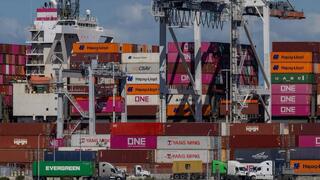 מכולות בנמל בסטייטן איילנד, ניו יורק, בארה"ב