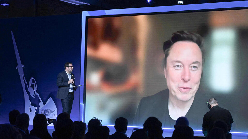 אלון מאסק שלשום בראיון וידאו בפירנצה