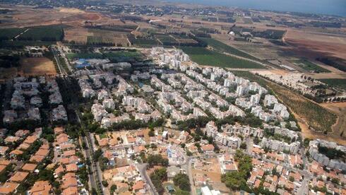 הוועדה המחוזית תדון בפינוי כפר בתיה לטובת שכונה חדשה – עיריית רעננה מתנגדת