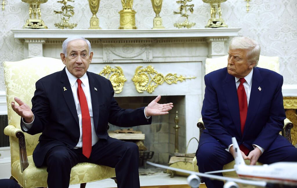 נתניהו וטראמפ, השבוע. הנשיא משיט את הספינה האמריקאית לאחור, וישראל נחושה לשוט איתו