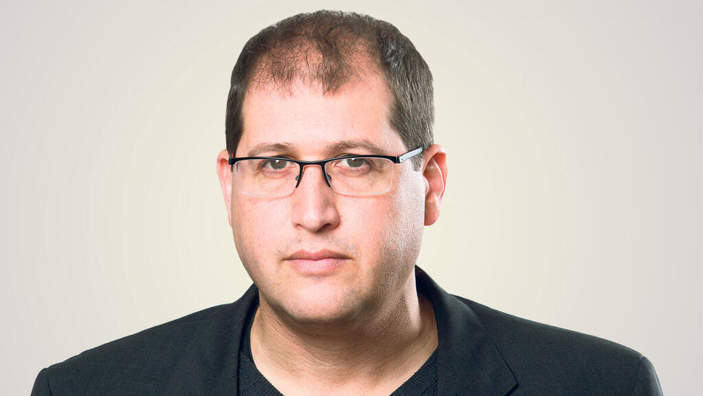 עו”ד מיכאל ספרד. “שתי ההפיכות נולדו בקריית ארבע, בפני חבר, בקדומים” (צילום: ינאי יחיאל) עו”ד מיכאל ספרד