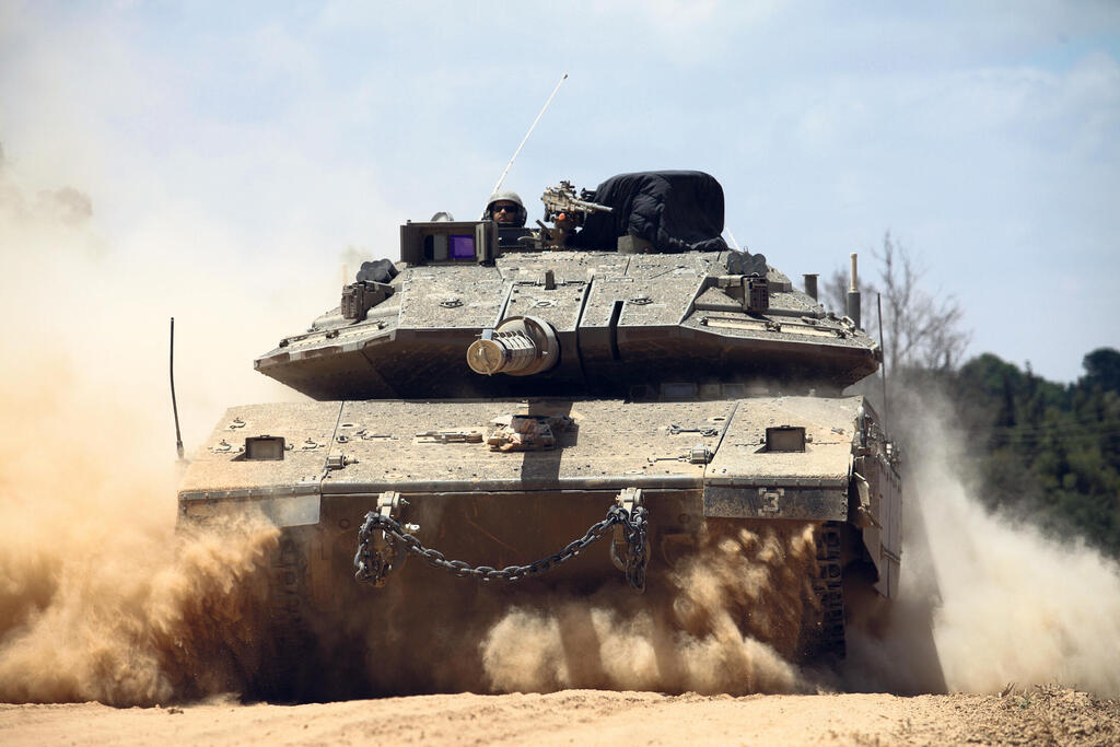 מערכת מעיל רוח של רפאל על טנק מרכבה סימן 4. "בינתיים זאת המערכת המבצעית היחידה זה יותר מ־14 שנה" (צילום: גלעד קוולרצ'יק) מערכת מעיל רוח של רפאל על טנק מרכבה סימן 4