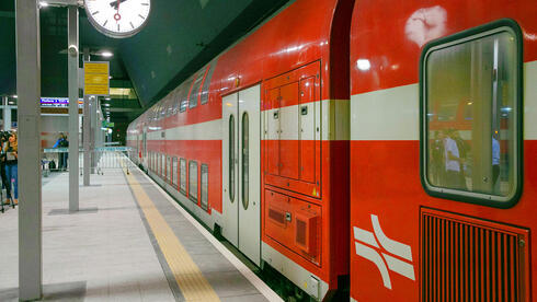 הרכבת מסכמת שנה עם צניחה של 40% ברווח הנקי, ומפקיעה פרויקט החשמול מהספרדים