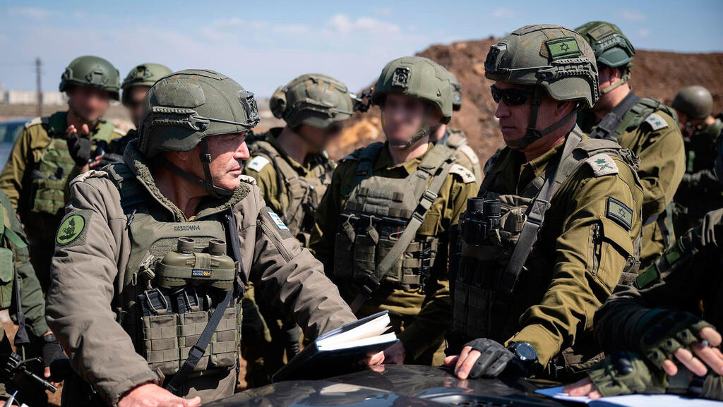 הרמטכ"ל אייל זמיר בגבול הצפון ו אלוף אורי גורדין 