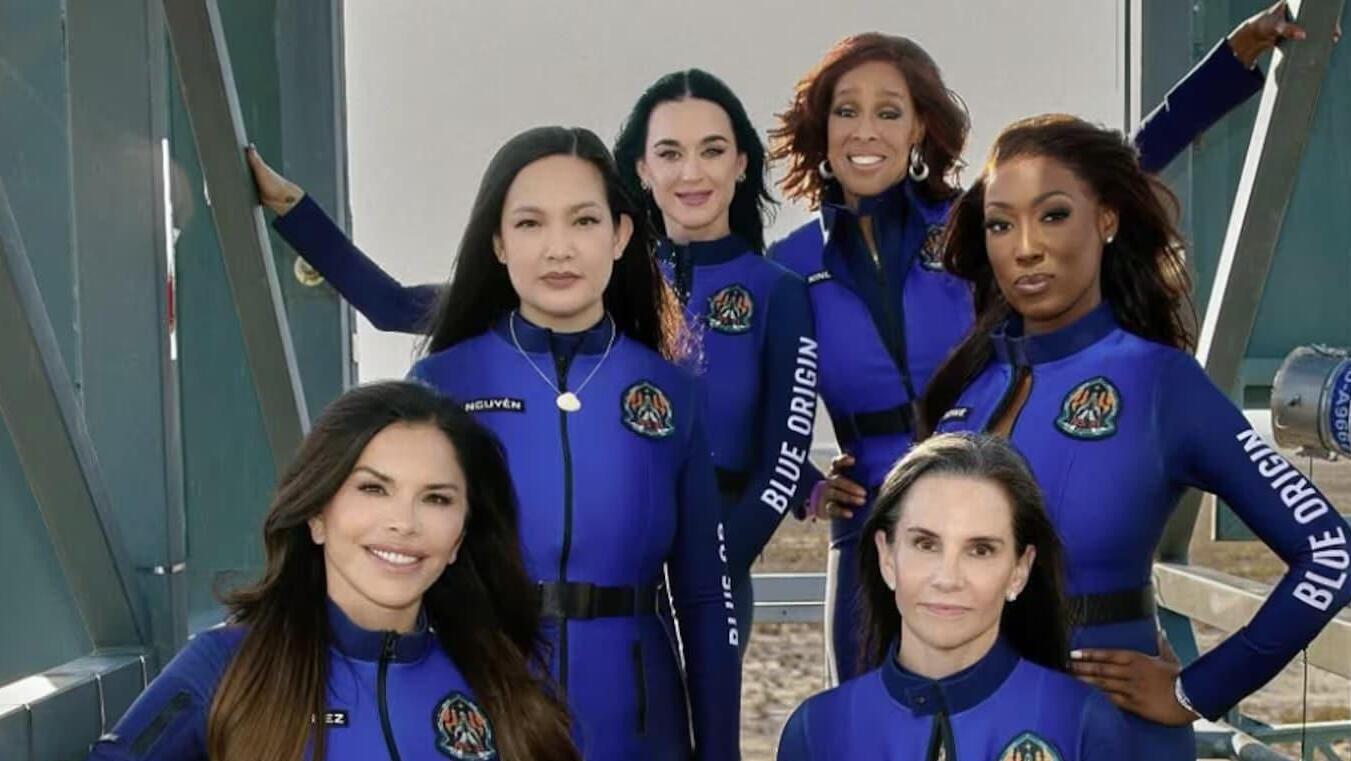 אסטרונאוטיות טיסה לחלל לורן סנשז קייטי פרי בלו אוריג'ין אמזון