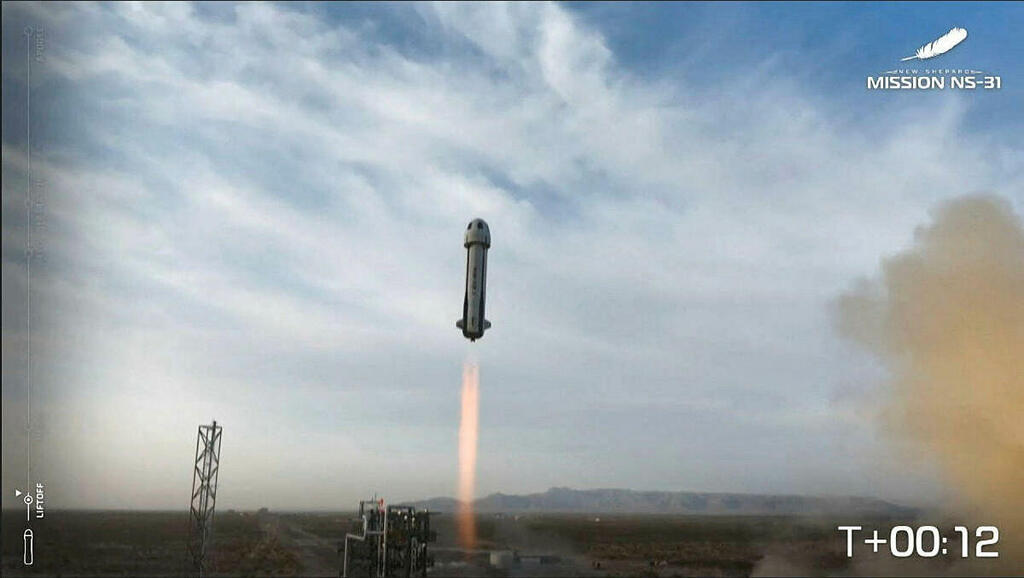 שיגור 2 ה חללית ניו שפרד שעליה היו שש נשים בלו אוריג'ן 14.4.25