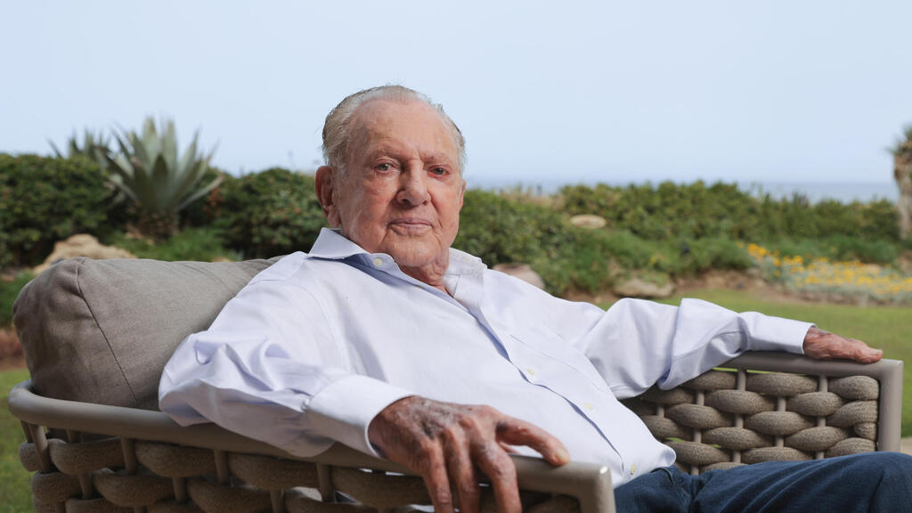 מוריס קאהן 2025