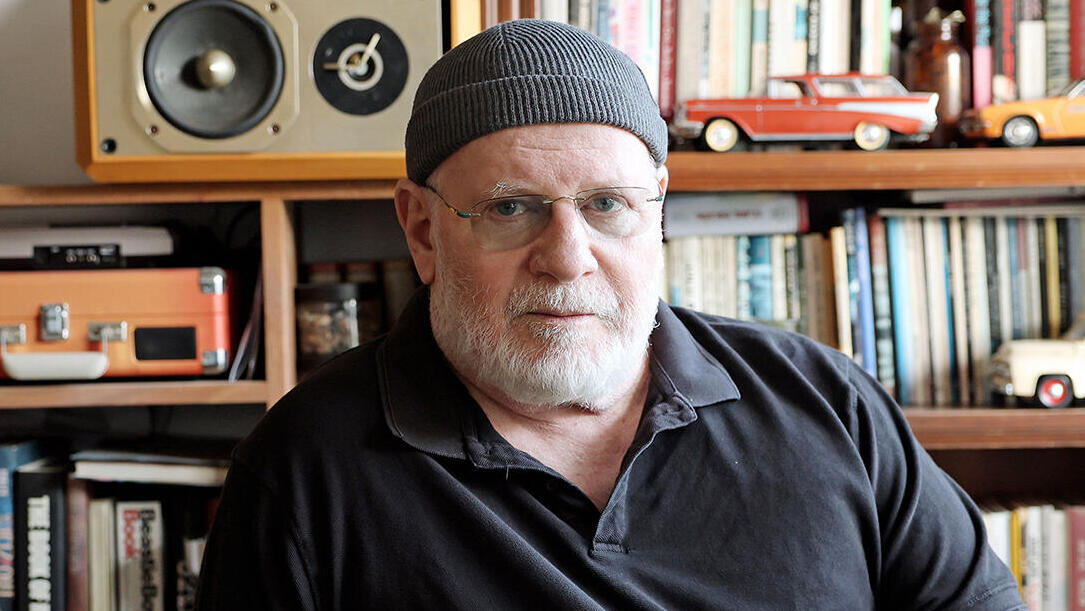 יעקב גלעד פזמונאי ומפיק מוזיקלי פנאי