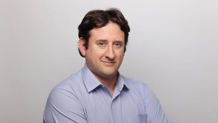 יונתן קרייזמן מנהל תחום ה Healthcar ב מור בית השקעות