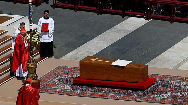 ארונו של האפיפיור