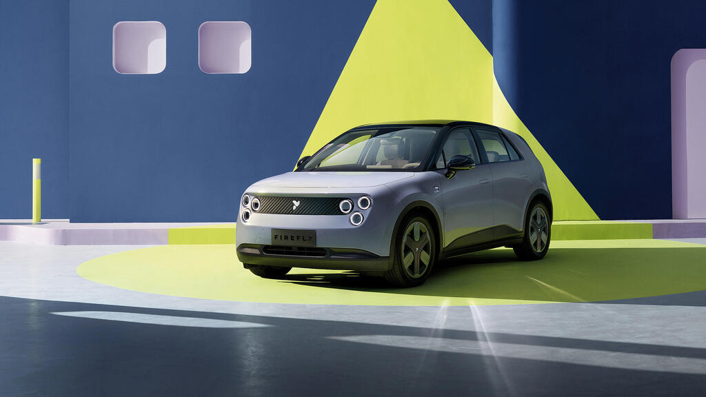 תערוכת רכב שנחאי 2025 פיירפליי EV FIREFLY
