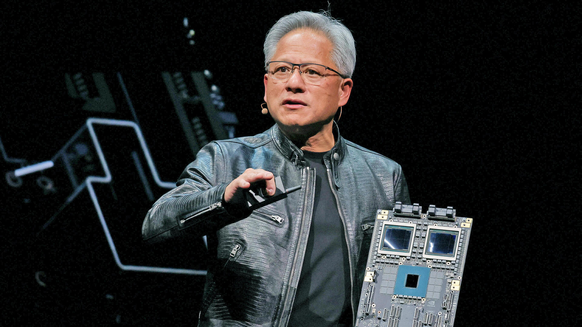 מוסף עצמאות 30.4.25 מנכ"ל אנבידיה ג'נסן הואנג