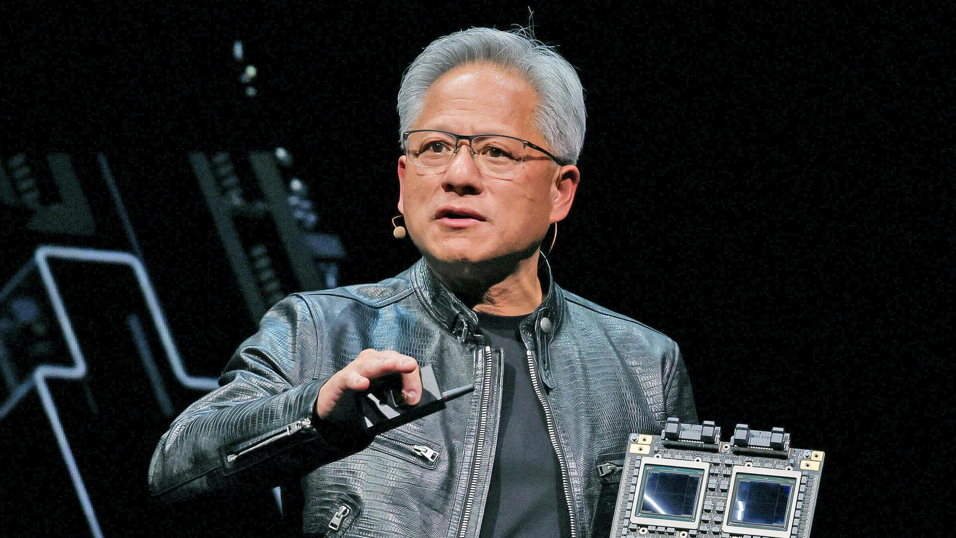 מוסף עצמאות 30.4.25 מנכ"ל אנבידיה ג'נסן הואנג