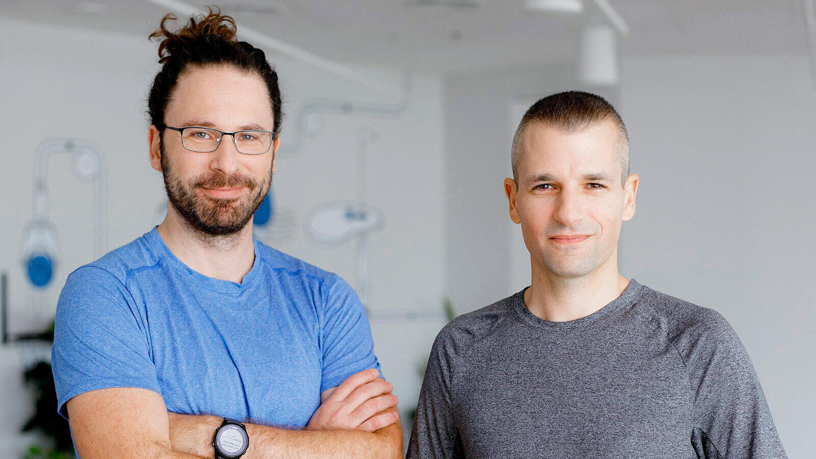 מוסף עצמאות 30.4.25  מימין איתמר פרידמן דדי קרדו מייסדי חברת Qodo