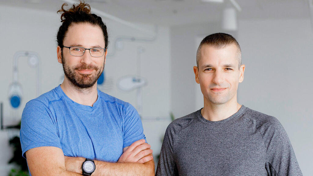 מוסף עצמאות 30.4.25  מימין איתמר פרידמן דדי קרדו מייסדי חברת Qodo