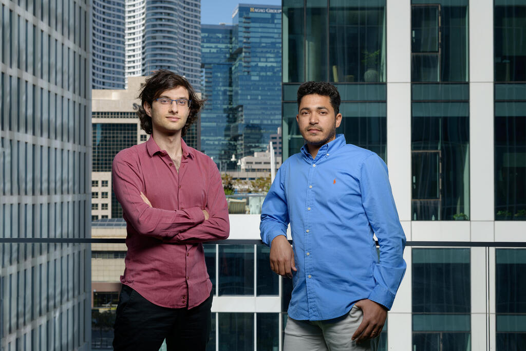 מוסף עצמאות 30.4.25 מייסדי Decart מימין משה שלו וד"ר דין לייטרסדורף