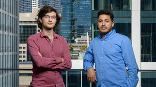 מוסף עצמאות 30.4.25 מייסדי Decart מימין משה שלו וד"ר דין לייטרסדורף