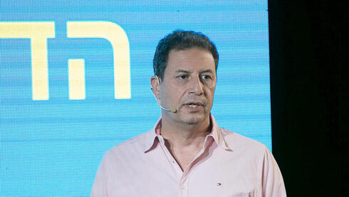 בצעד חריג: הפרקליטות חוזרת בה מכתב האישום נגד מנכ"ל yes לשעבר רון אילון