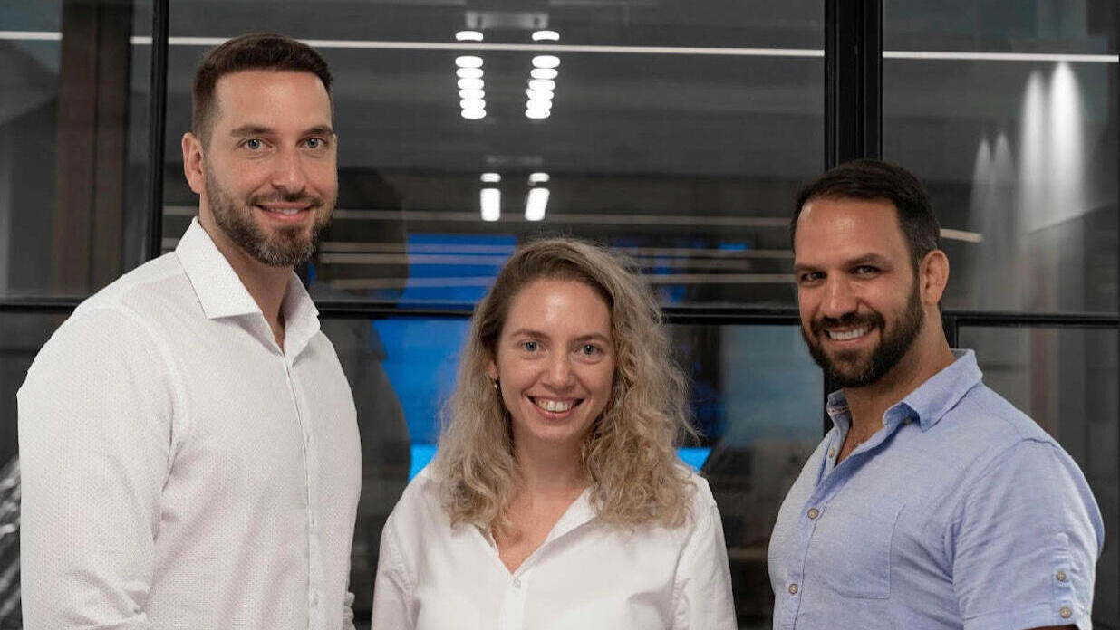 מוסף עצמאות 30.4.25  מייסדי Sensi מימין  נבו אלמלם  רומי גובס ו אלון ברנר