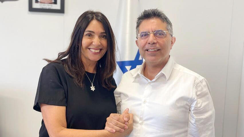 ראש מינהל התשתיות במשרד התחבורה אבנר פלור ושרת התחבורה מירי רגב