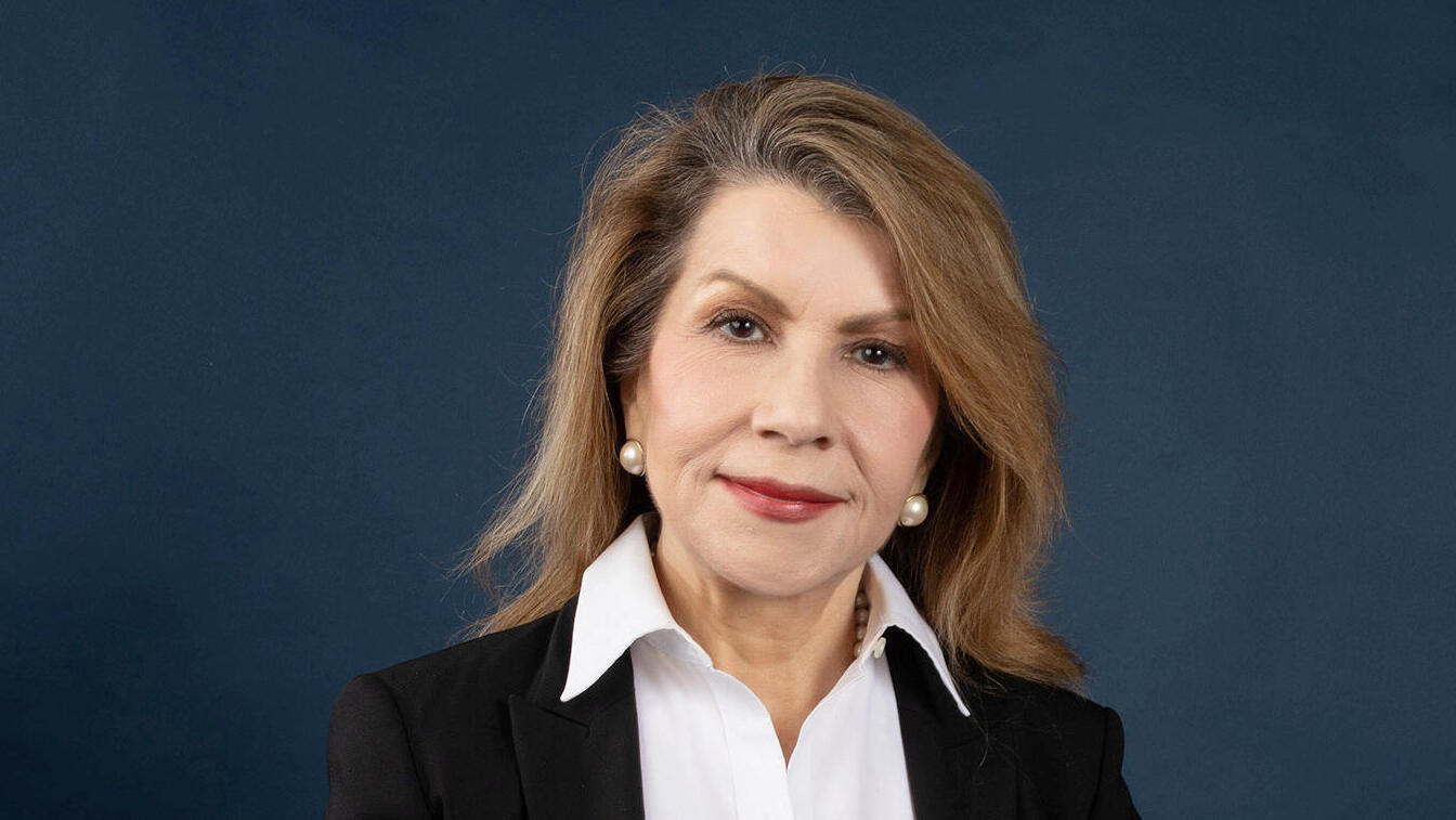 כרמן ריינהרט פרופ' מן המניין בבית הספר למדיניות ציבורית ע"ש קנדי באונ' הרווארד